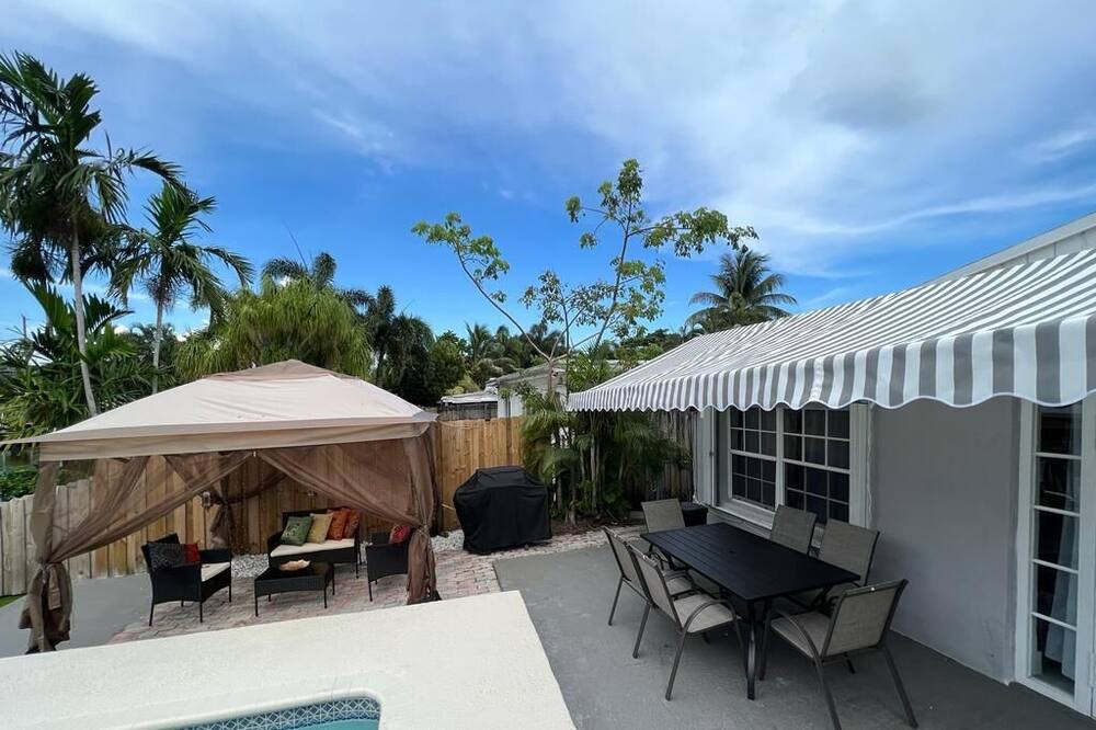 Photo of Outdoor in North Central Hollywood