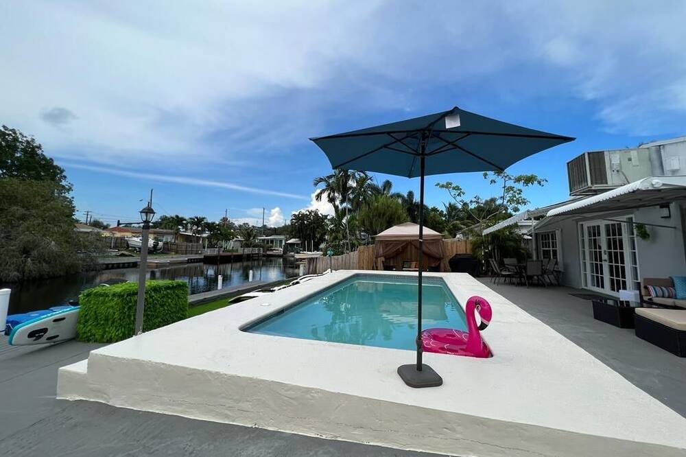 Photo of Outdoor in North Central Hollywood