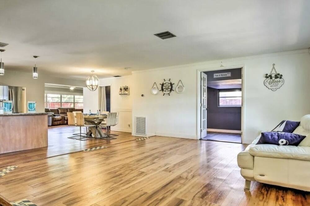 Photo of Livingroom in Pembroke Pines
