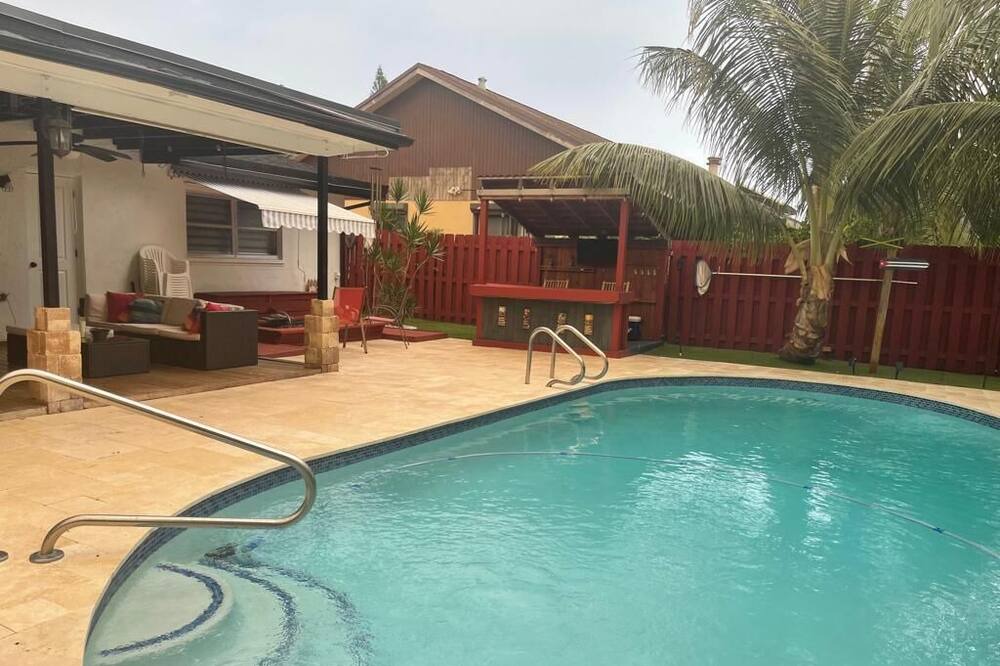 Photo of Outdoor in Pembroke Pines