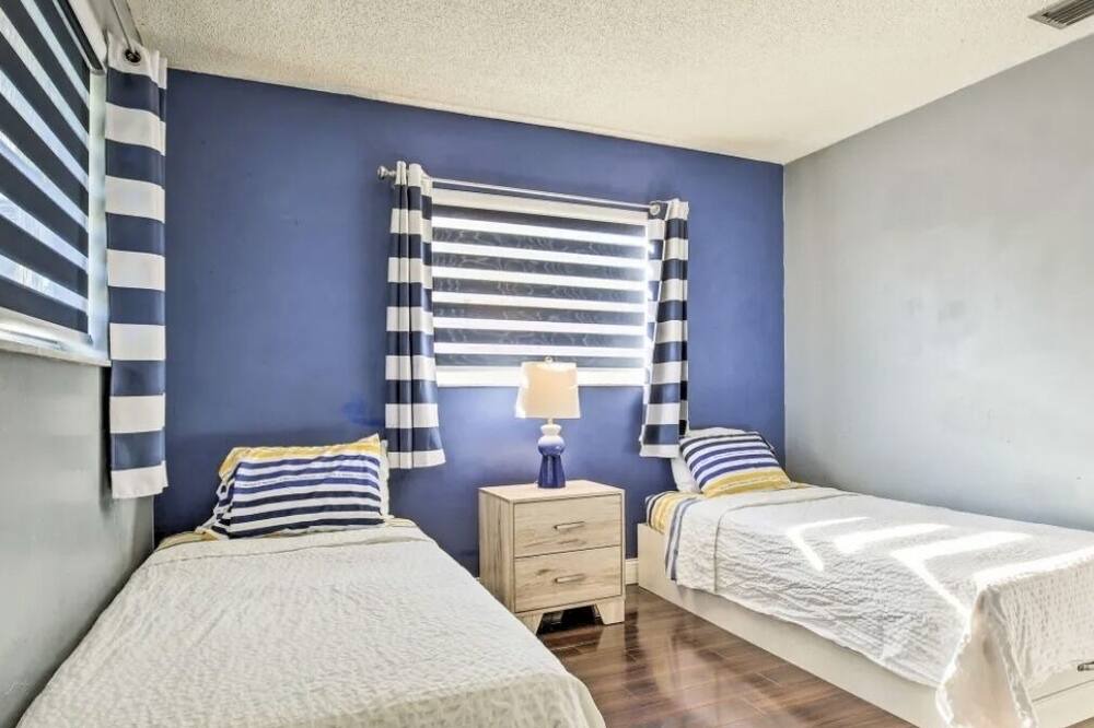 Photo of Bedroom in Pembroke Pines