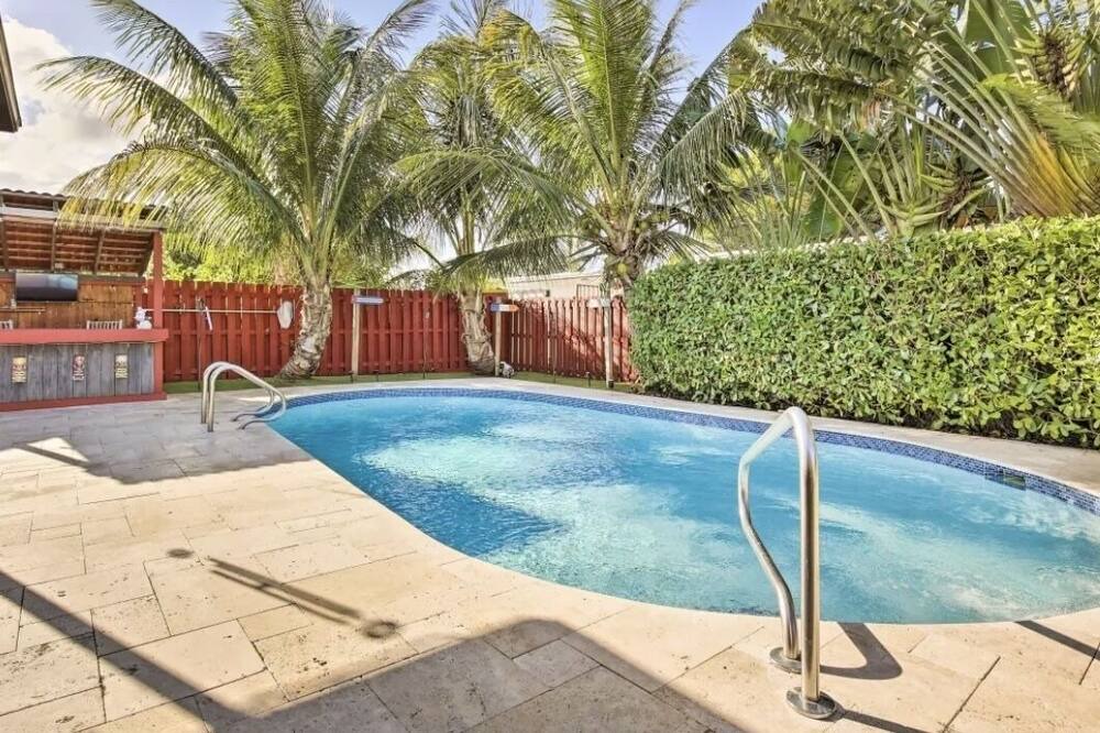 Photo of Outdoor in Pembroke Pines