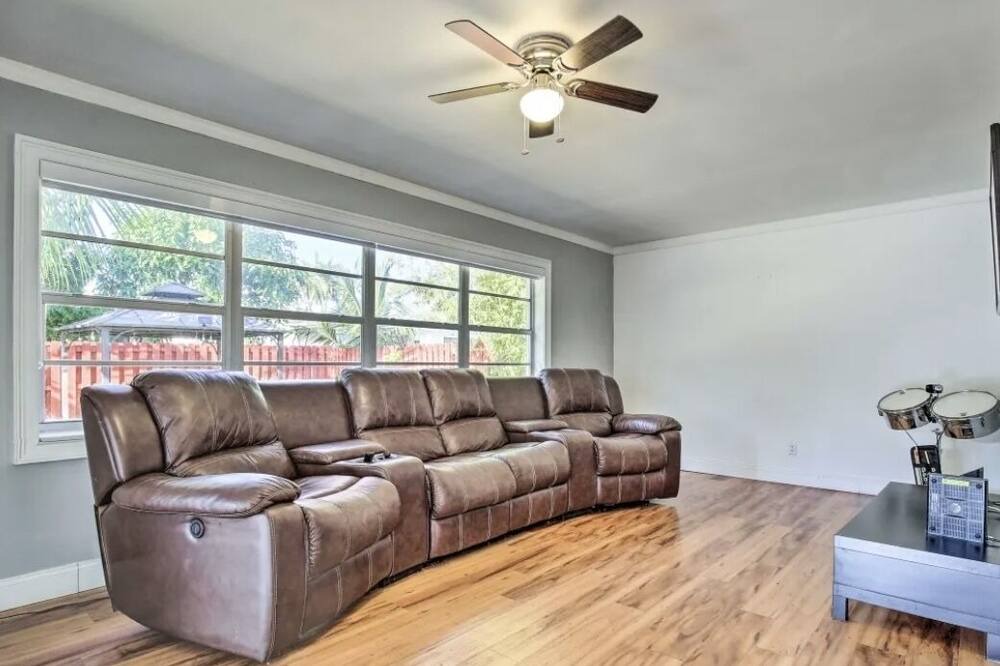 Photo of Livingroom in Pembroke Pines