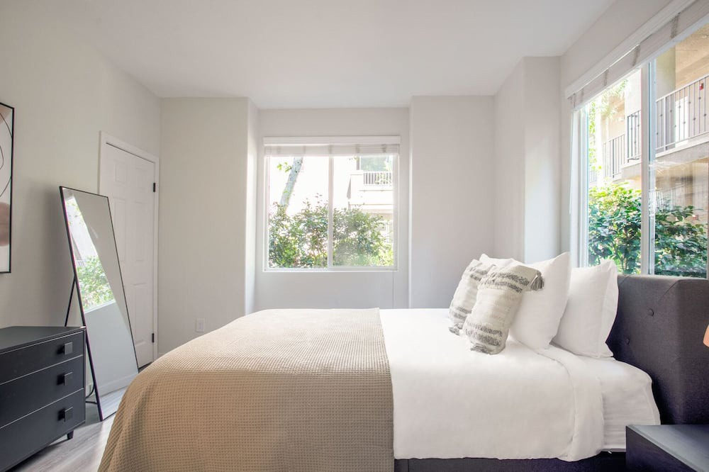 Photo of Bedroom in Mar Vista