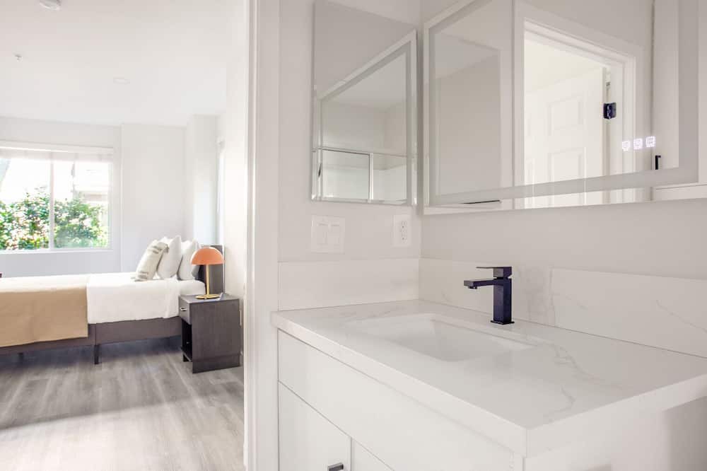 Photo of Bedroom in Mar Vista