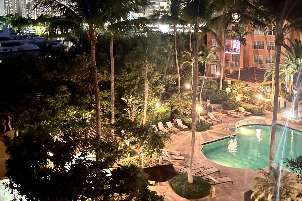 Photo of Others in Aventura