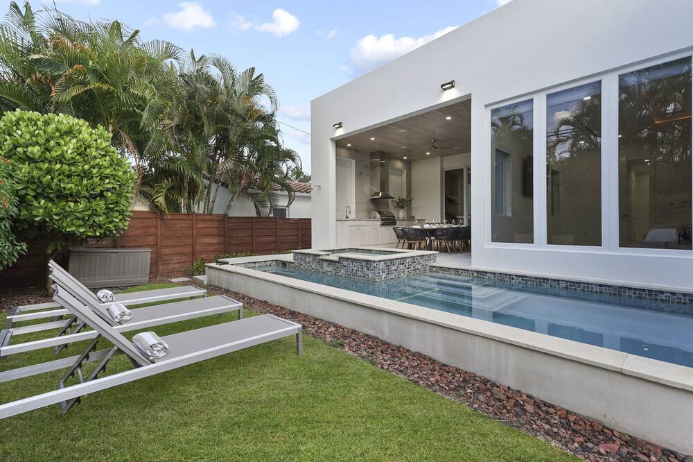 Photo of Outdoor in Hendricks and Venice Isles
