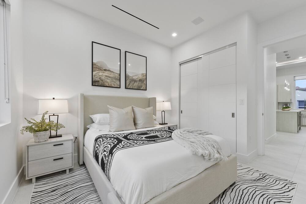 Photo of Bedroom in Hendricks and Venice Isles
