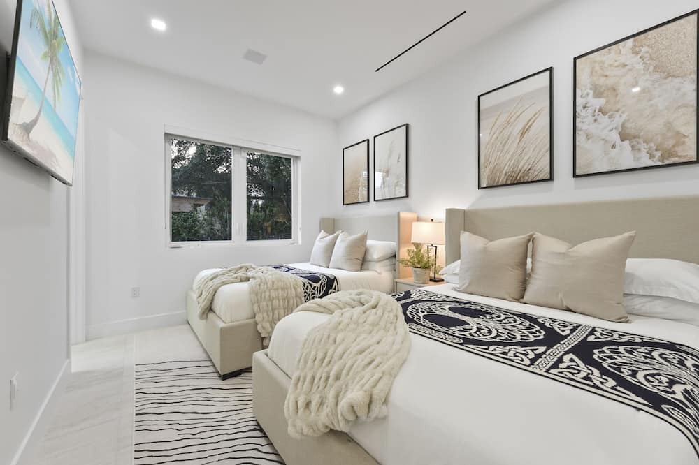 Photo of Bedroom in Hendricks and Venice Isles