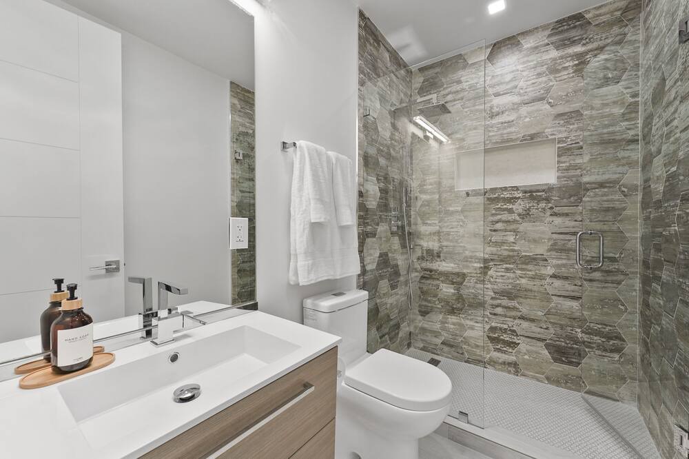 Photo of Bathroom in Hendricks and Venice Isles
