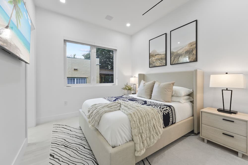 Photo of Bedroom in Hendricks and Venice Isles