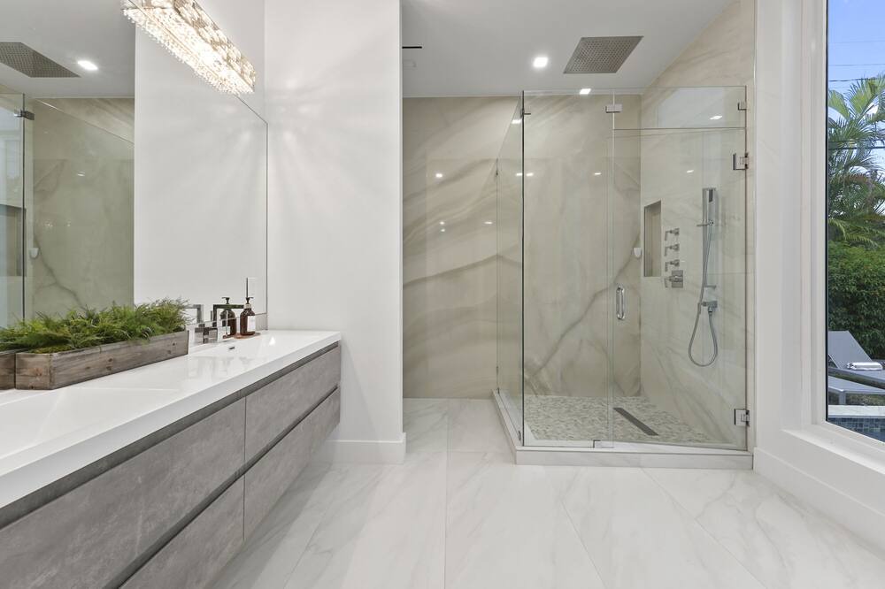 Photo of Bathroom in Hendricks and Venice Isles