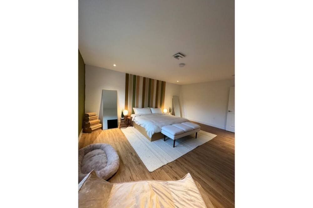 Photo of Bedroom in Edgewood