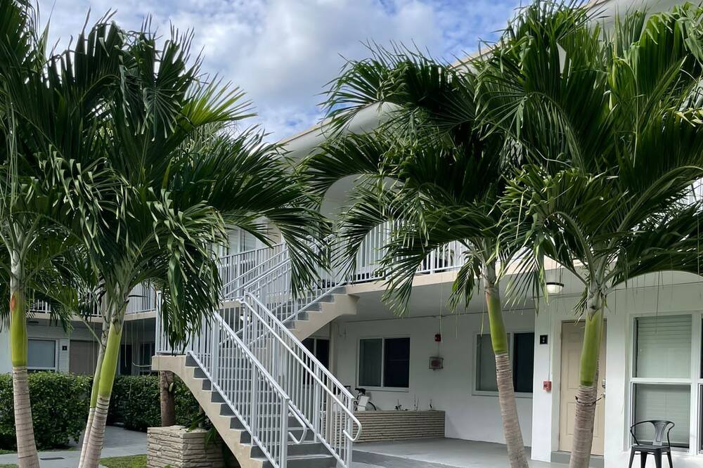 Photo of Others in Bay Harbor Islands