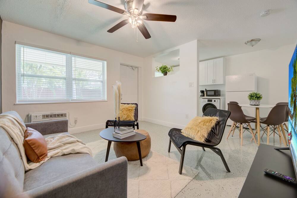 Photo of Livingroom in Riverside Park