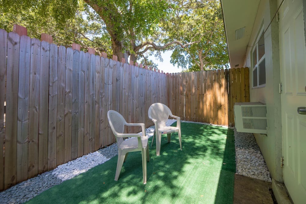 Photo of Patio Balcony in Riverside Park