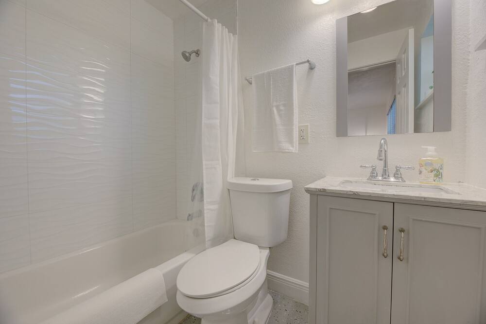 Photo of Bathroom in Riverside Park