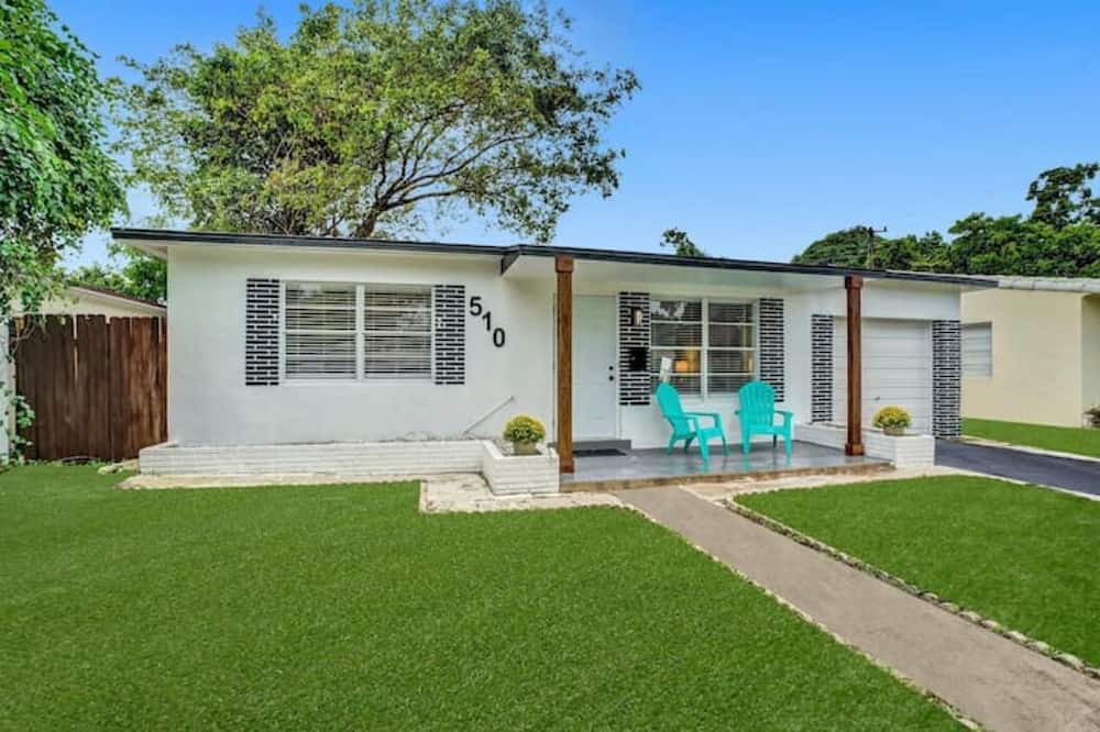 Photo of Outdoor in Little Ranches