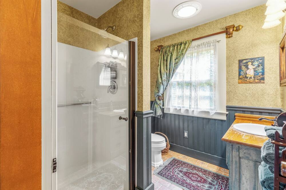 Photo of Bathroom in Franklin Springs