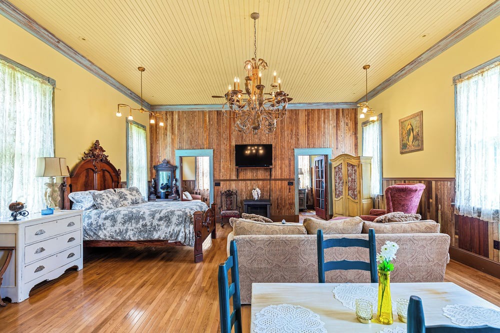 Photo of Bedroom in Franklin Springs