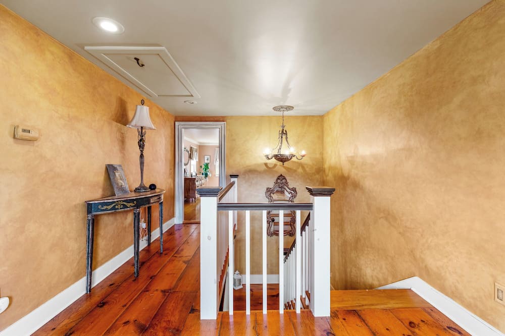 Photo of Bedroom in Franklin Springs