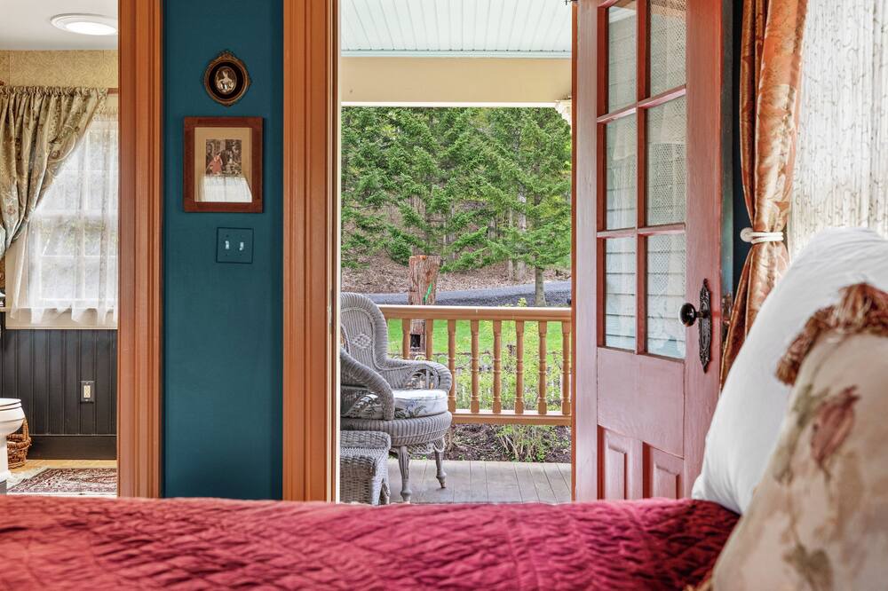 Photo of Bedroom in Franklin Springs