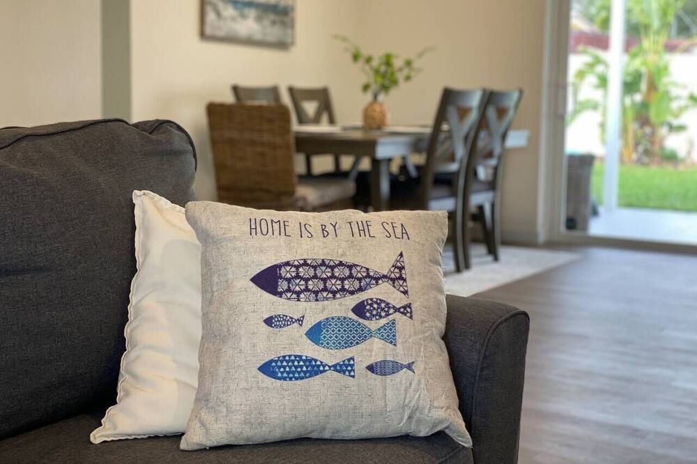 Photo of Livingroom in Deerfield Beach