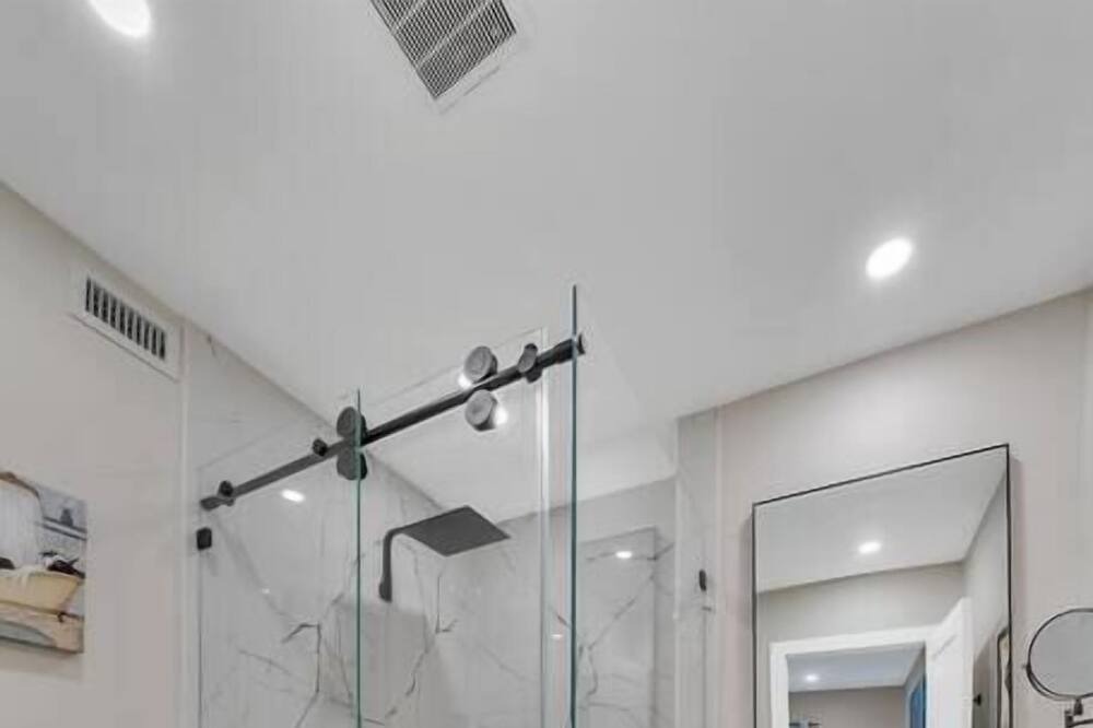 Photo of Bathroom in Pompano Isles