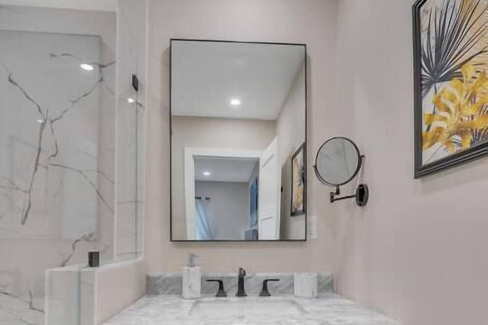 Photo of Bathroom in Pompano Isles