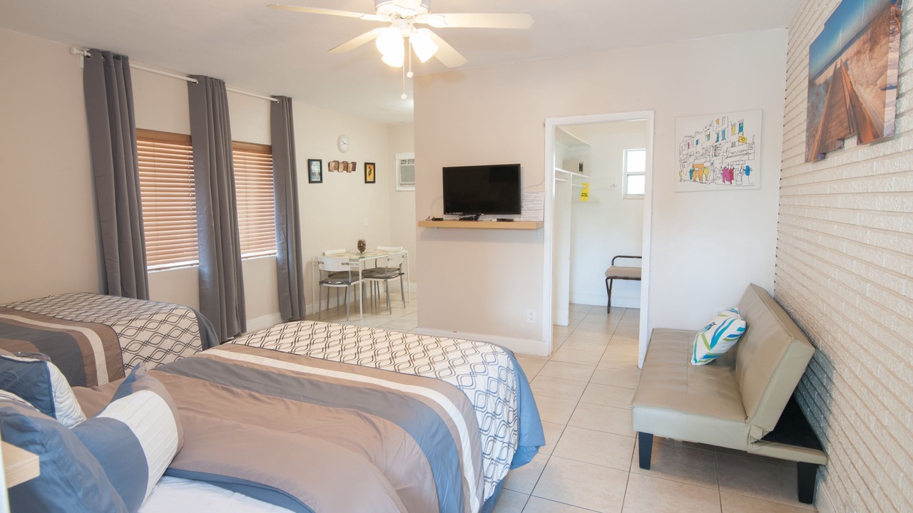 Photo of Bedroom in Lauderdale-by-the-Sea