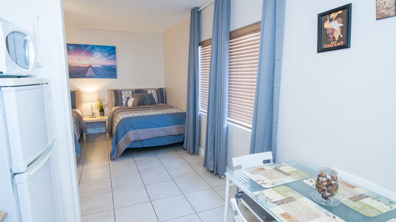 Photo of Bedroom in Lauderdale-by-the-Sea