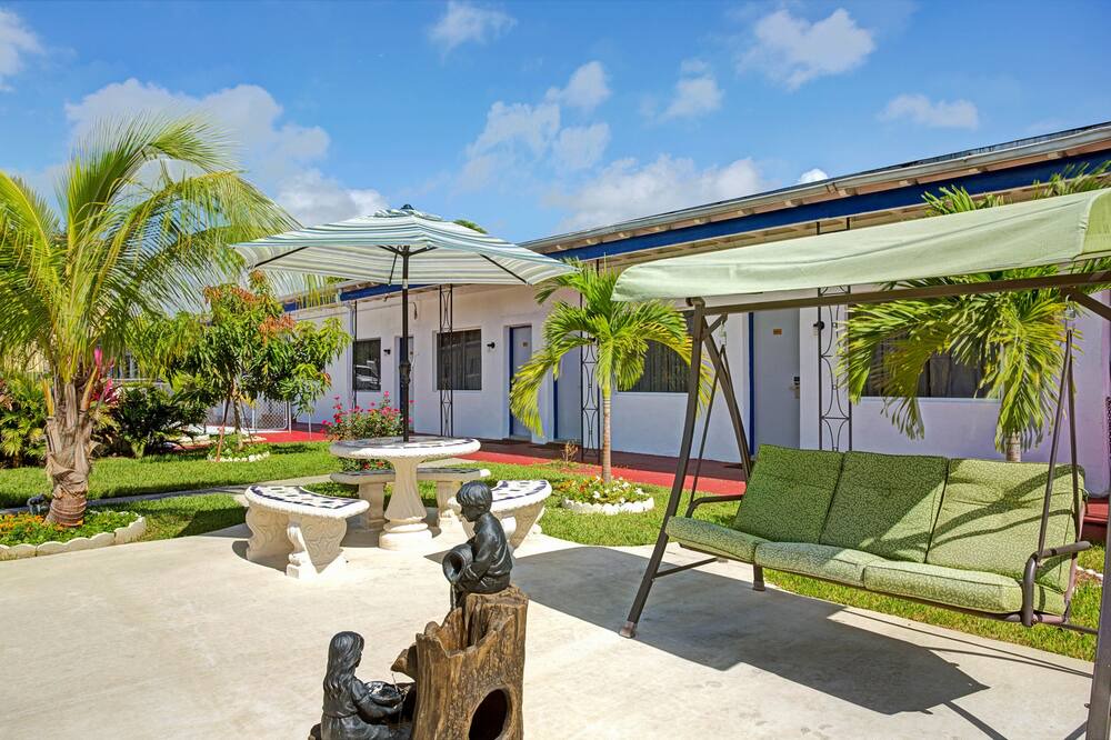 Photo of Outdoor in North Miami
