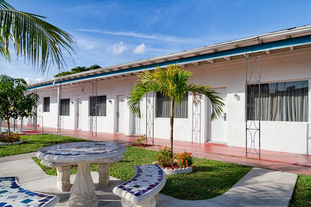 Photo of Outdoor in North Miami
