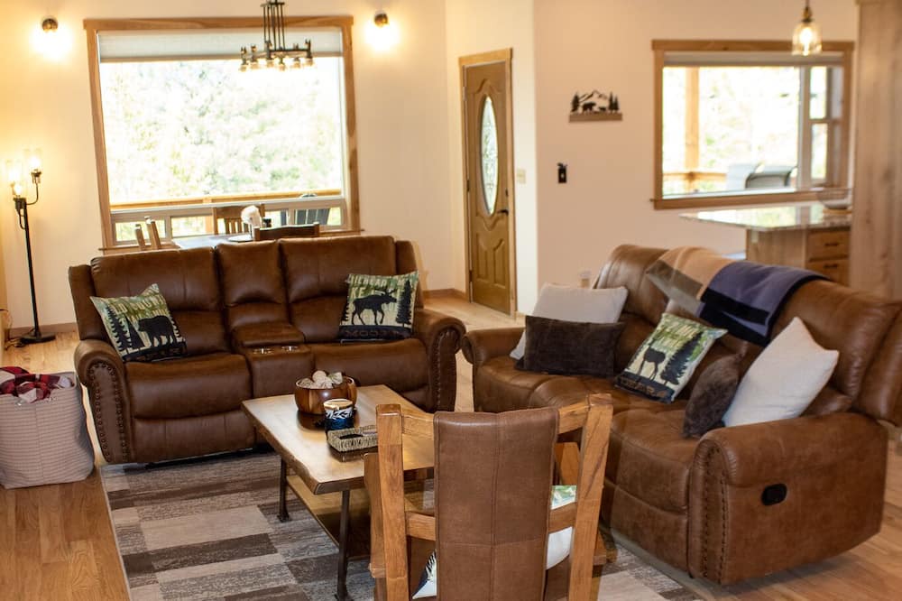 Photo of Livingroom in Rexford