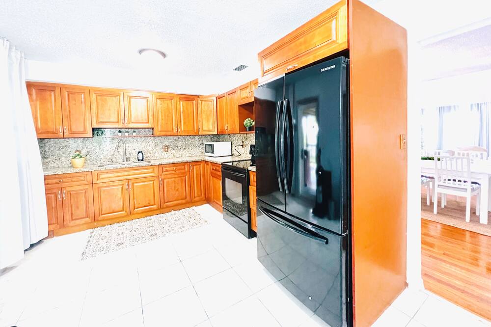 Photo of Kitchen in Royal Poinciana
