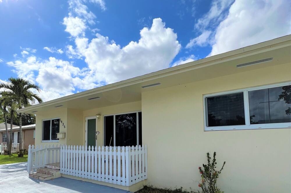 Photo of Outdoor in Royal Poinciana