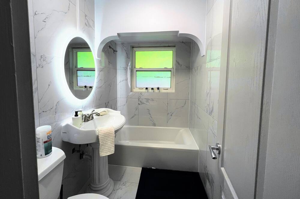 Photo of Bathroom in Royal Poinciana