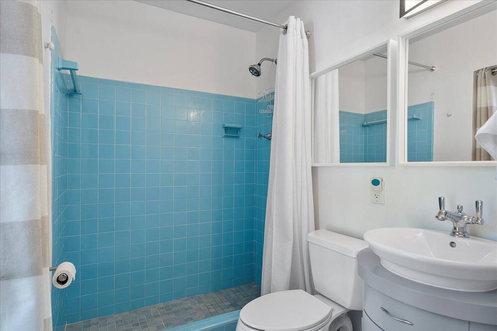Photo of Bathroom in River Oaks