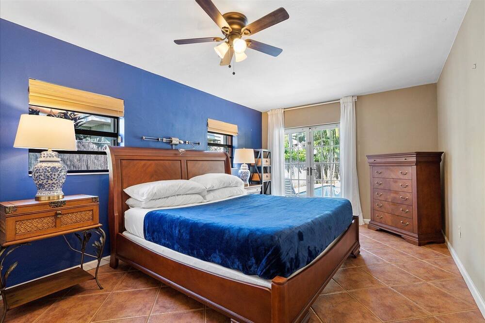 Photo of Bedroom in River Oaks