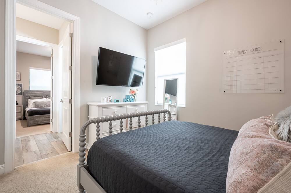 Photo of Bedroom in Parkland