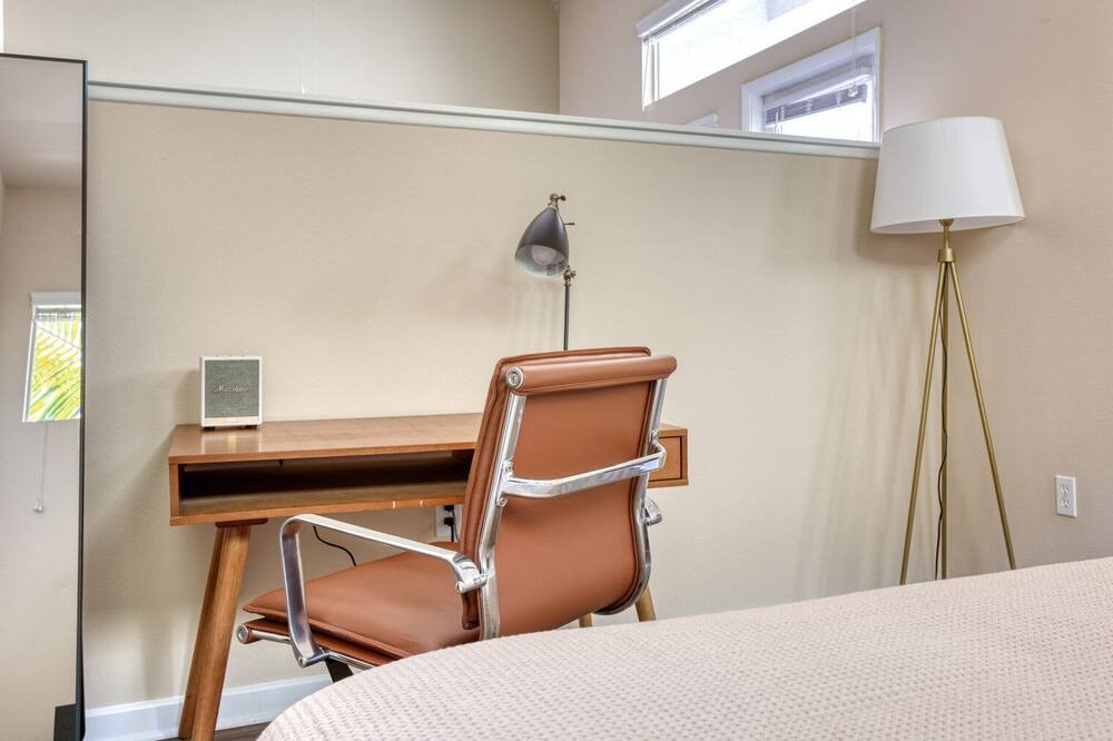Photo of Bedroom in Warner Center