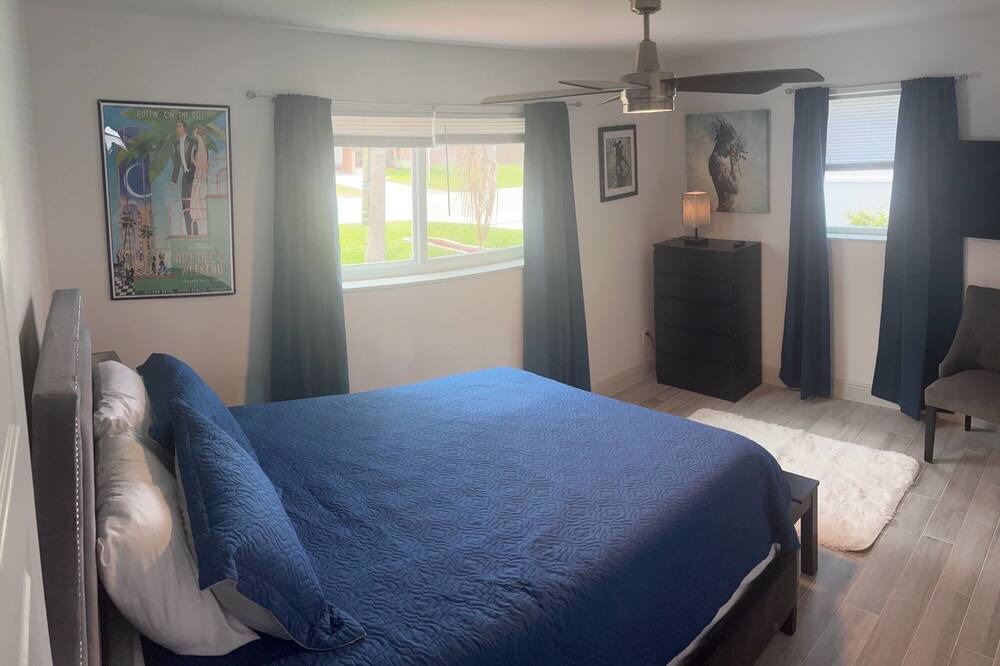 Photo of Bedroom in Highland Garden