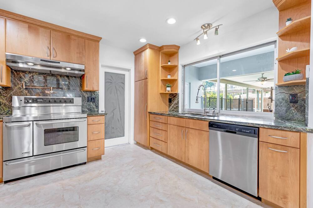 Photo of Kitchen in Hollywood Lakes