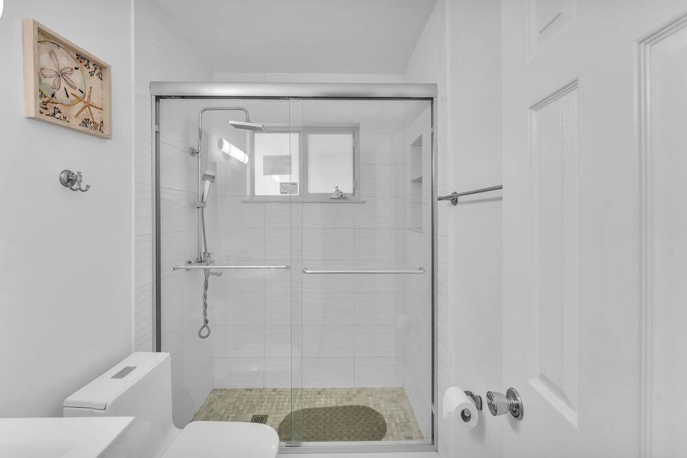 Photo of Bathroom in Driftwood