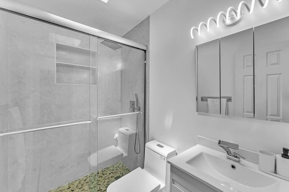 Photo of Bathroom in Driftwood