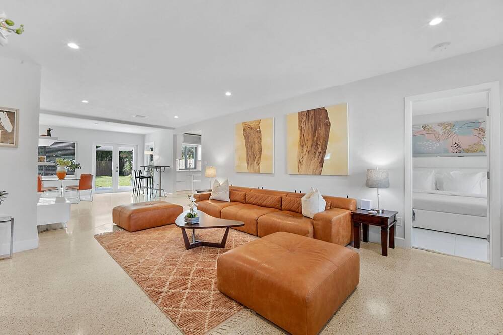 Photo of Others in Poinsettia Heights