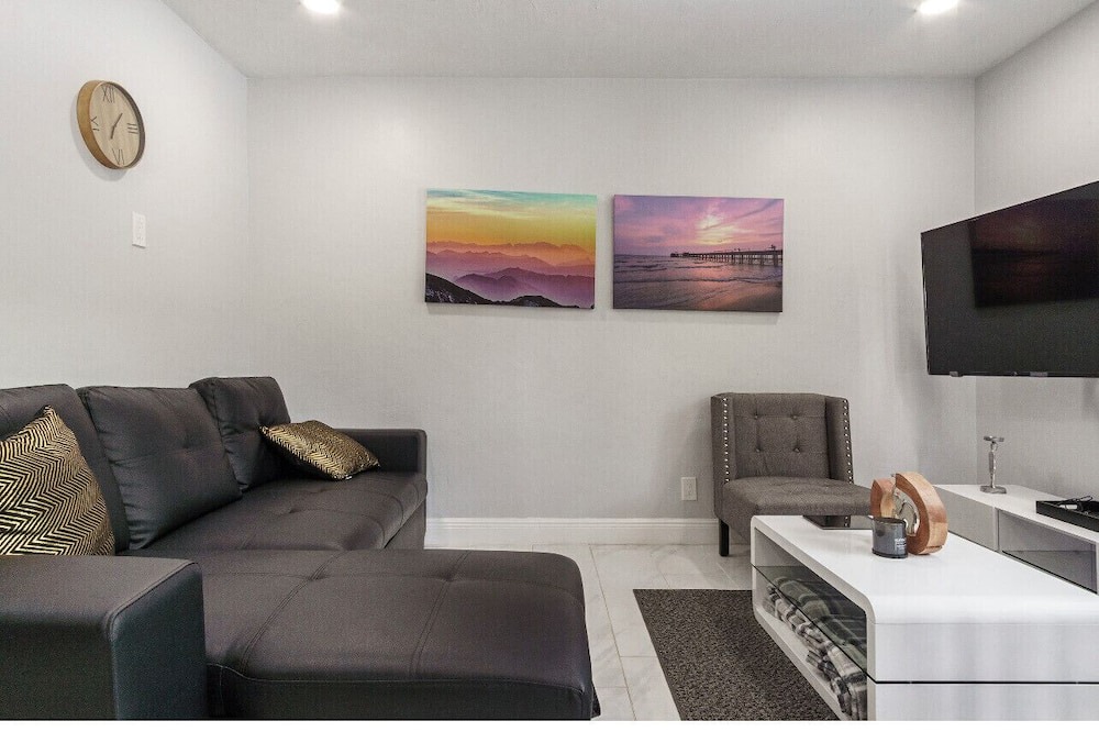 Photo of Livingroom in Flagler Village