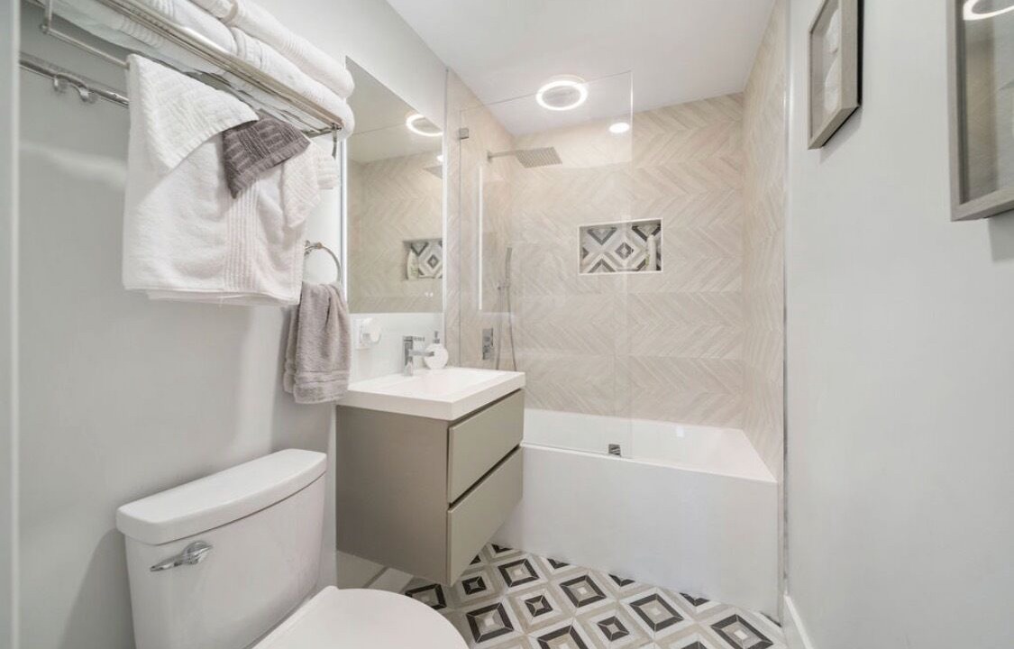 Photo of Bathroom in Central Fort Lauderdale