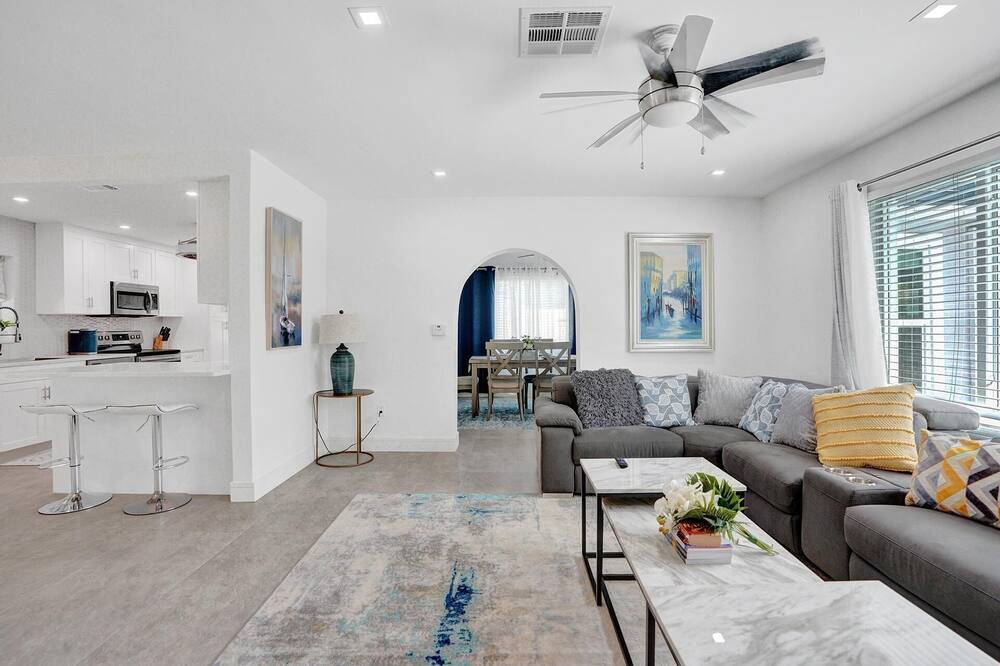 Photo of Livingroom in Plantation