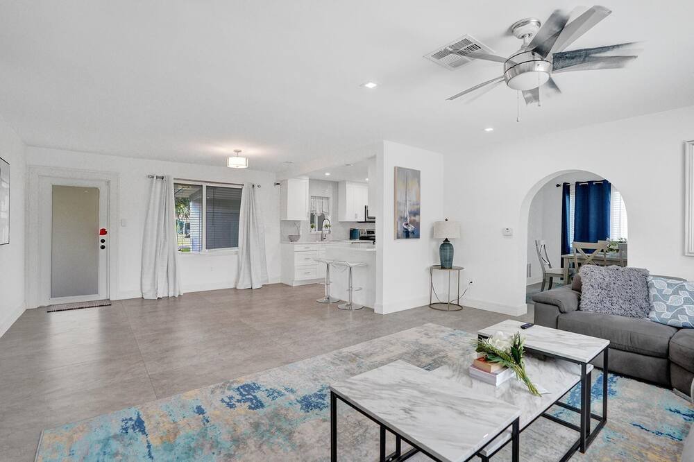 Photo of Livingroom in Plantation